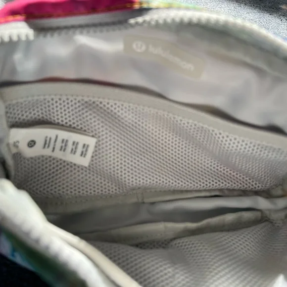 Lululemon Athletica Multicolor Abstract Colors Belt Bag crossbody - Picture 3 of 7